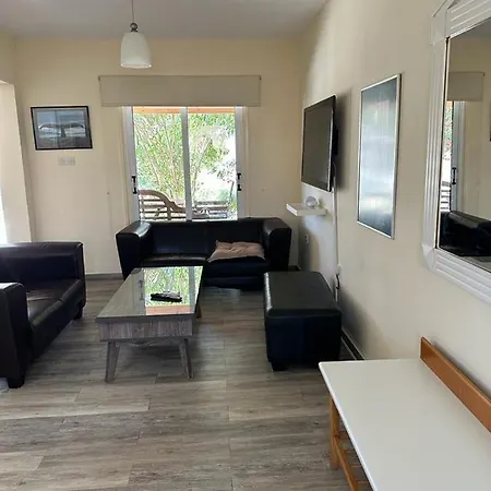 Konnos House Holiday home *